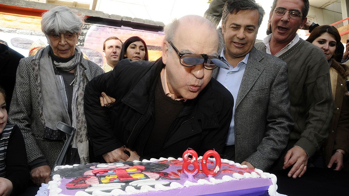 Imagen de Joaquín Lavado "Quino", en su Godoy Cruz natal, cuando fue declarado en 2012 Ciudadano Ilustre y homenajeado por su cumpleaños número 80.