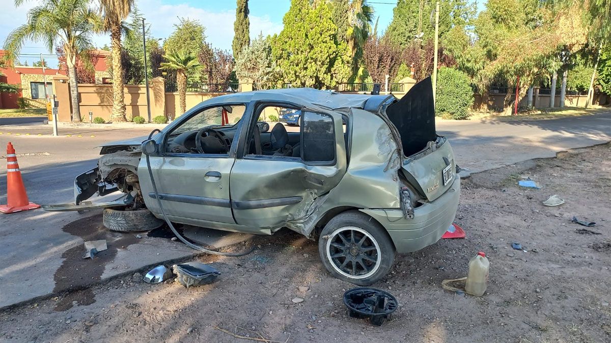 Los cuatro ocupantes del Clío resultaron ilesos.