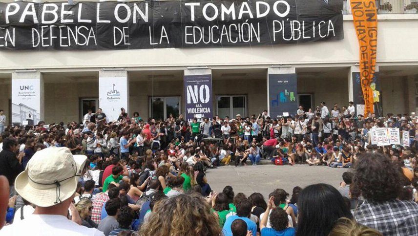 Procesaron a 27 estudiantes por la toma de la Universidad de Córdoba
