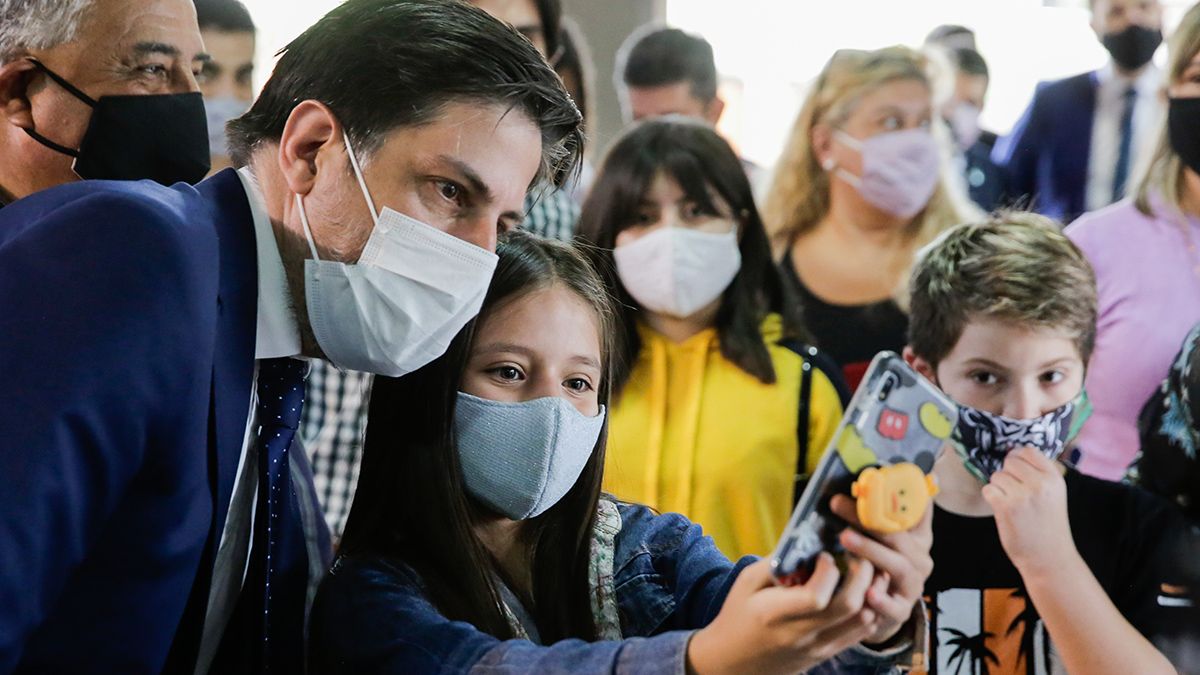 El ministro de Educación, Nicolás Trotta, tiene que esperar el resultado del hisopado este fin de semana ya que está aislado por mantener un contacto estrecho con una persona con Covid-19.