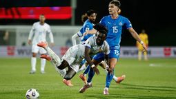 La Selección de Francia extrañó la contundencia de su goleador Kylian Mbappé e Islandia se lo empató y postergó la clasificación de los Bleus.