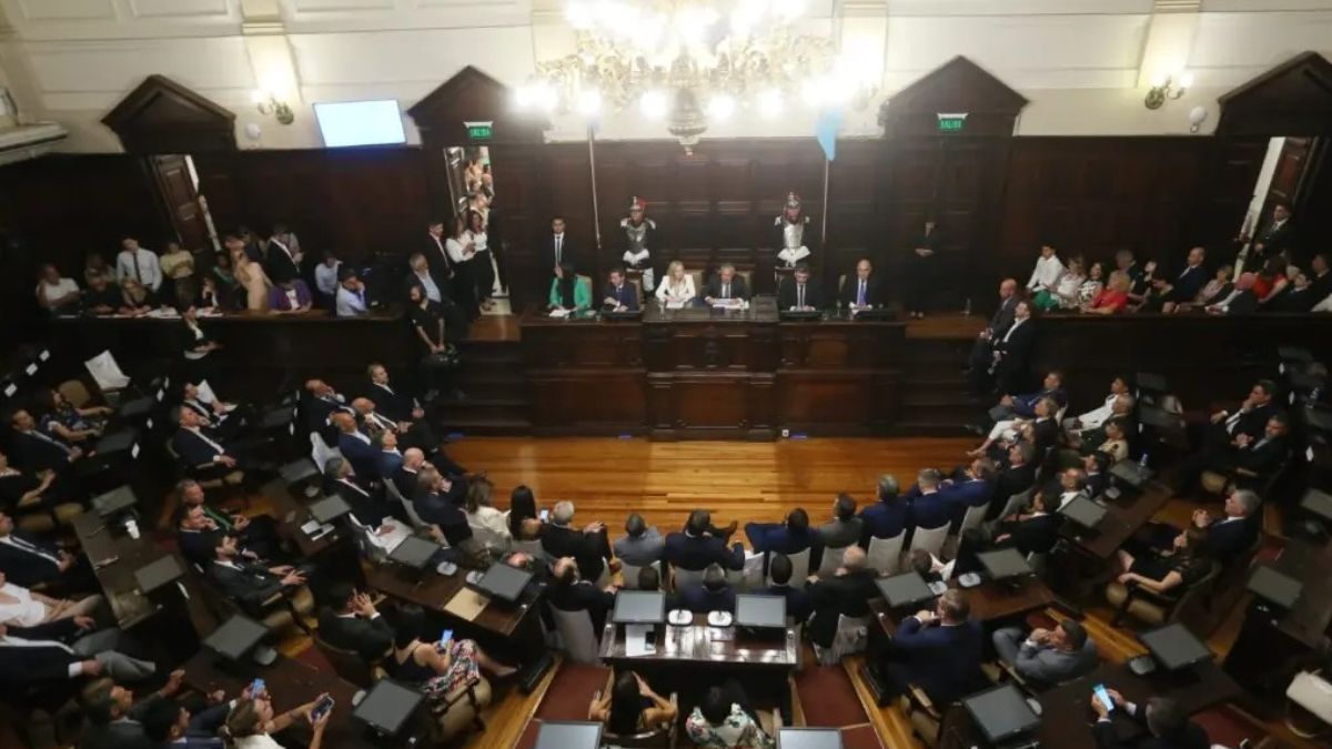 El gobernador Alfredo Cornejo dará su primer discurso en la Legislatura desde que retornó a la gobernación.