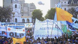 Con críticas al Gobierno y a la CGT