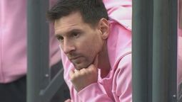 Messi vio el partido desde el banco en Hong Kong