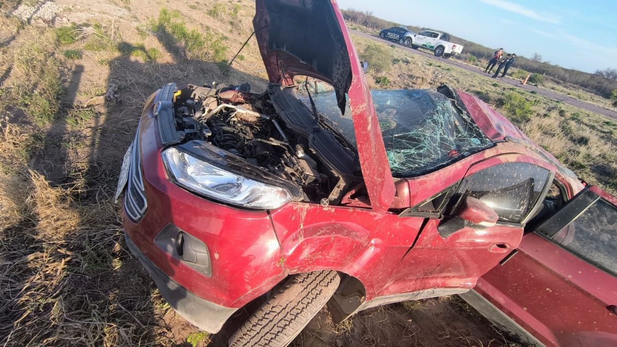 El hombre tiene heridas graves por los golpes en el cráneo. El hombre tiene heridas graves por los golpes en el cráneo.