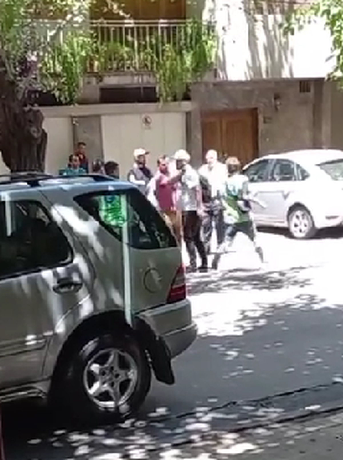 Algunos vecinos intentaron golpearlo una vez que fue reducido