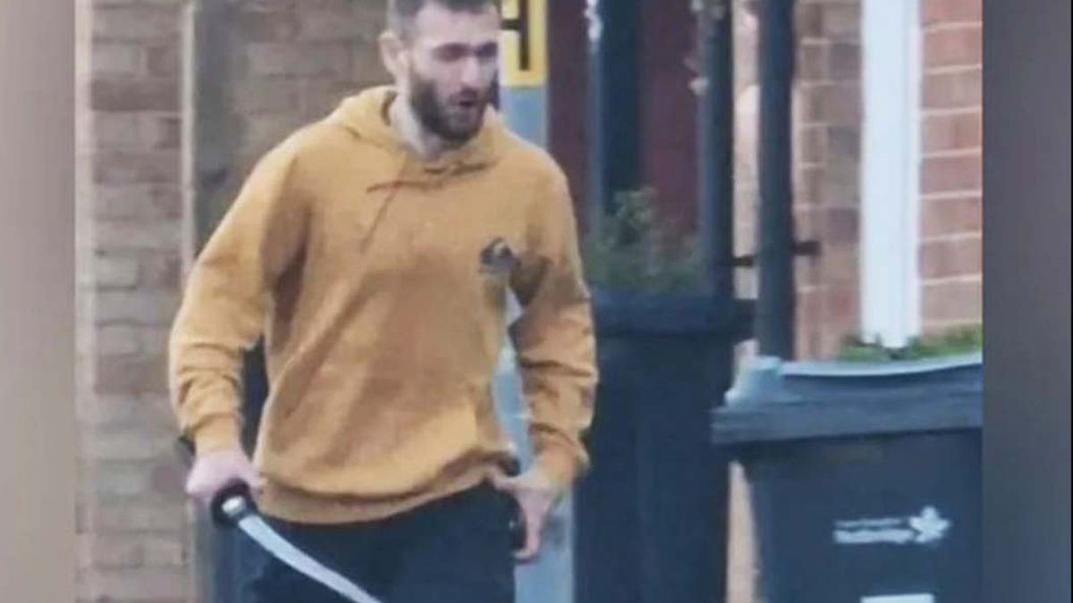 Ataque con espada: un hombre mató a un niño de 13 años e hirió a otras cuatro personas