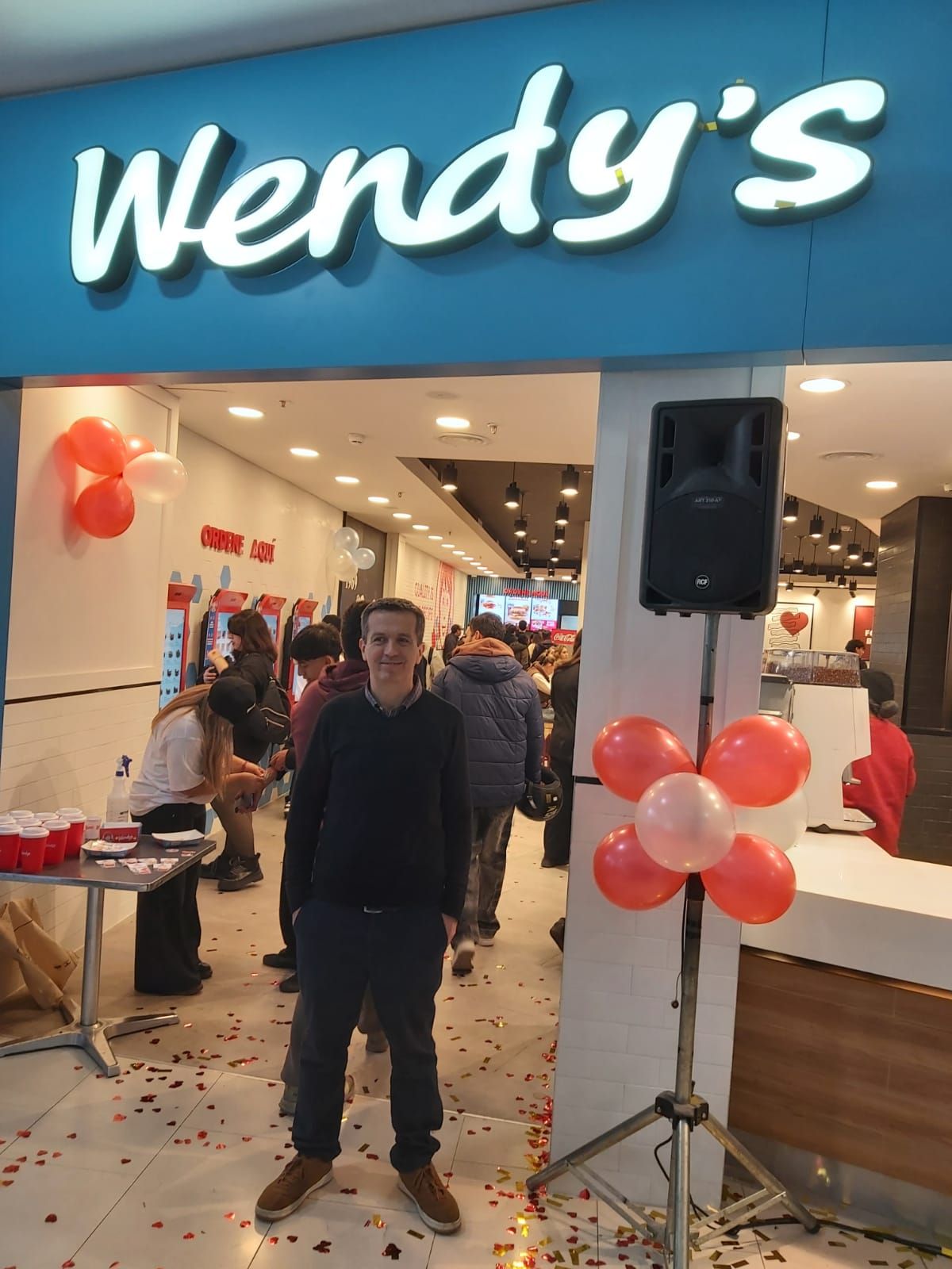 Facundo Legras, responsable de la primera apertura y el desembarco de la cadena de hamburguesas en Mendoza Facundo Legras, responsable de la primera apertura y el desembarco de la cadena de hamburguesas en Mendoza