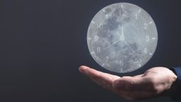 Científicos aseguran que hay que llevar relojes a la Luna.