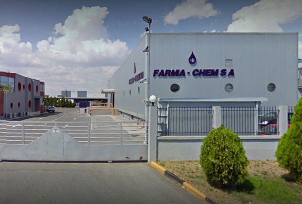 ANMAT prohibió este viernes un alcohol en gel y otro líquido que se vendían a través de redes sociales porque la empresa Farma-Chem que los hace no está habilitada.
