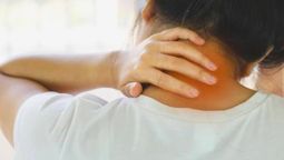 El dolor de cuello no siempre es un síntoma físico, sino emocional: qué significa