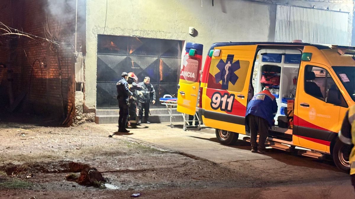 La víctima del incendio sufrió graves quemaduras por el fuego en su casa de Las Heras. La víctima del incendio sufrió graves quemaduras por el fuego en su casa de Las Heras.