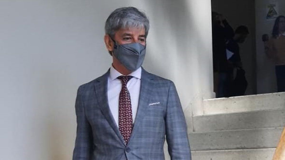 El juez Bento a la salida de la audiencia oral y actuada de la presentación de listas e impugnaciones.