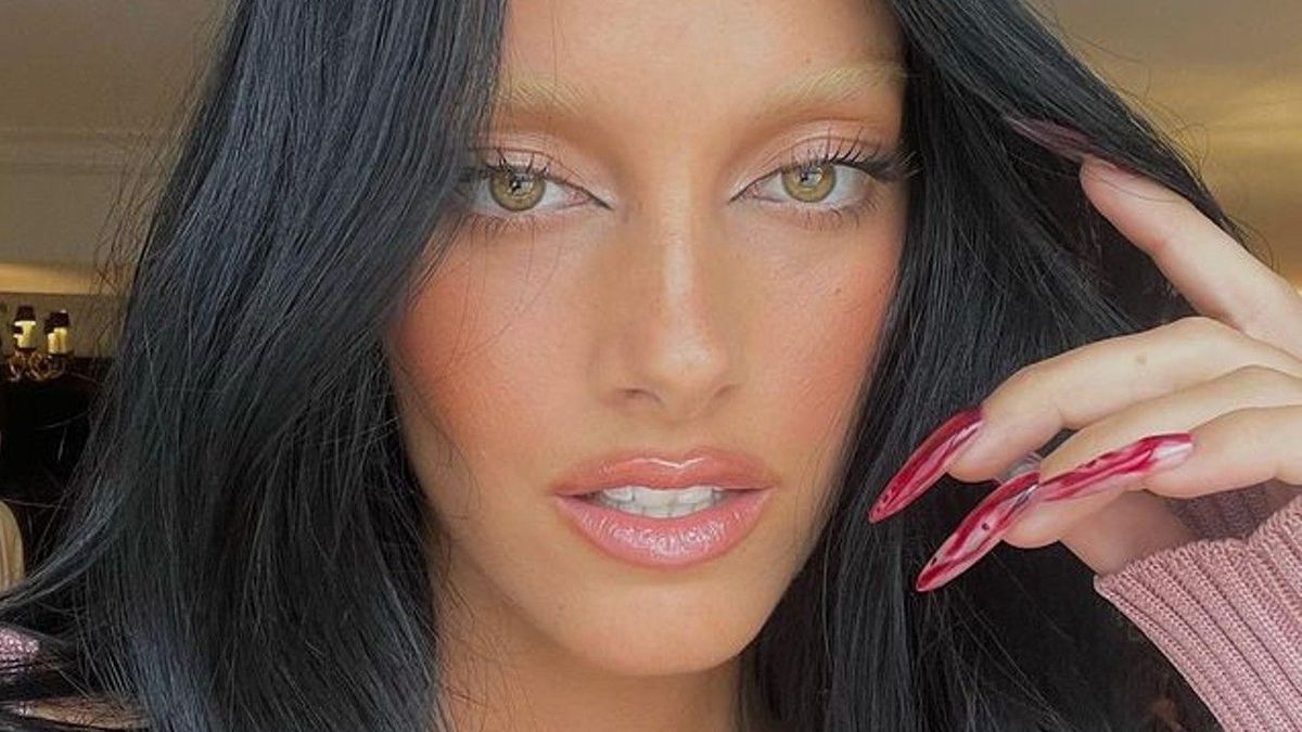 Oriana Sabatini se grabó en bikini colaless y prendió fuego el verano