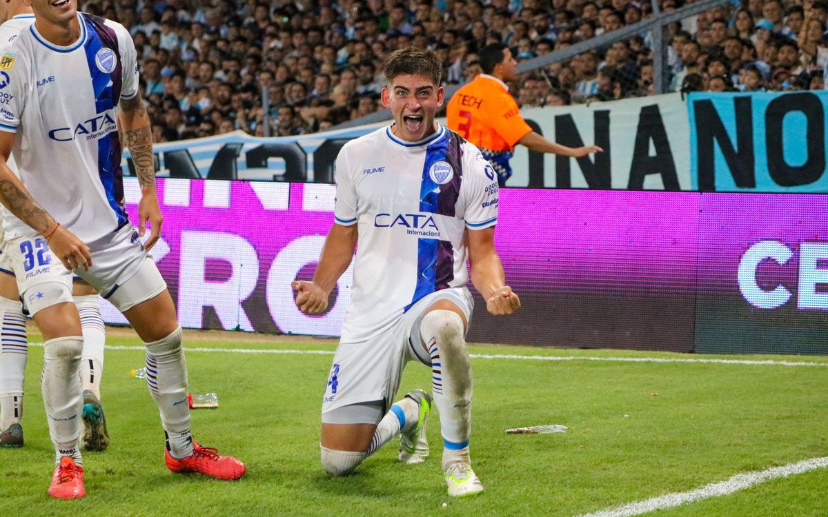 Tomás Badaloni fue el gran protagonista del notable triunfo de Godoy Cruz ante Racing. El delantero marcó los dos goles. Tomás Badaloni fue el gran protagonista del notable triunfo de Godoy Cruz ante Racing. El delantero marcó los dos goles.
