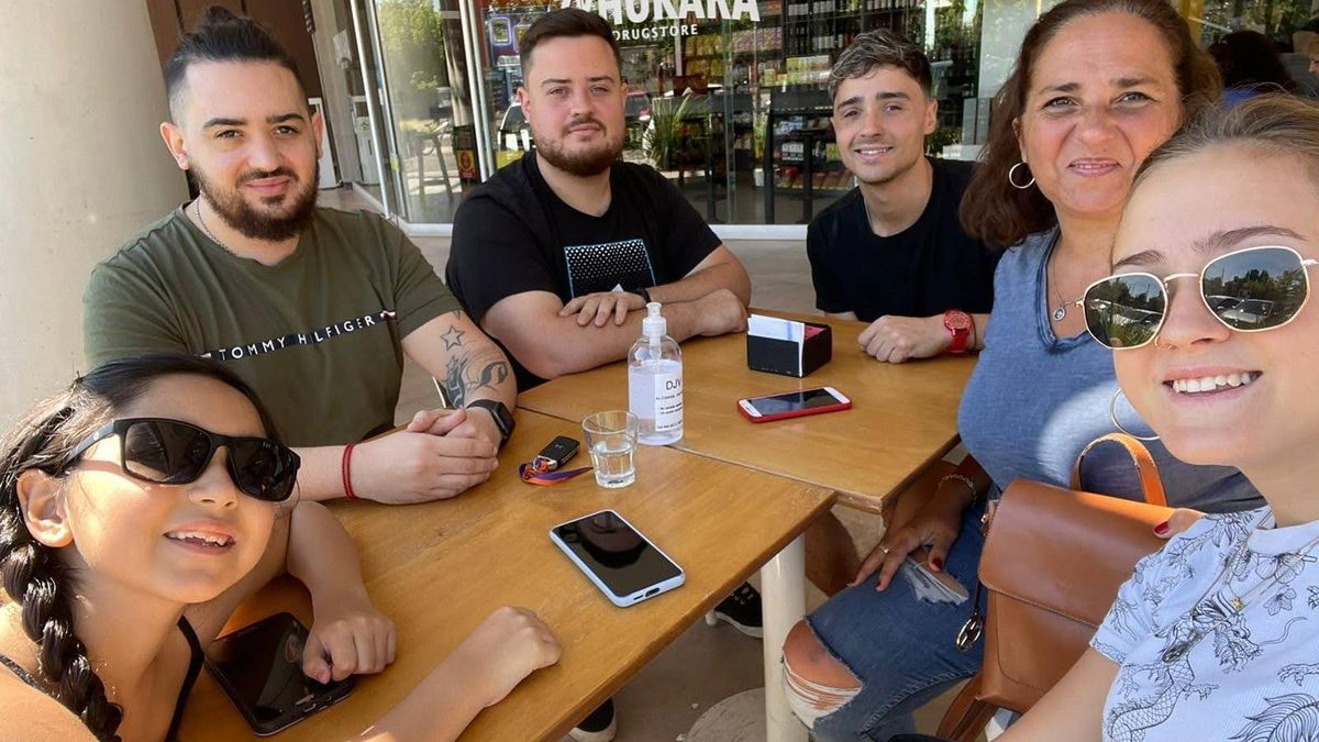 Paula se decidió a cambiar de vida y se mudó a Palma de Mallorca. Aquí, durante su última visita a Mendoza junto a sus hijos y su nieta. Paula se decidió a cambiar de vida y se mudó a Palma de Mallorca. Aquí, durante su última visita a Mendoza junto a sus hijos y su nieta.