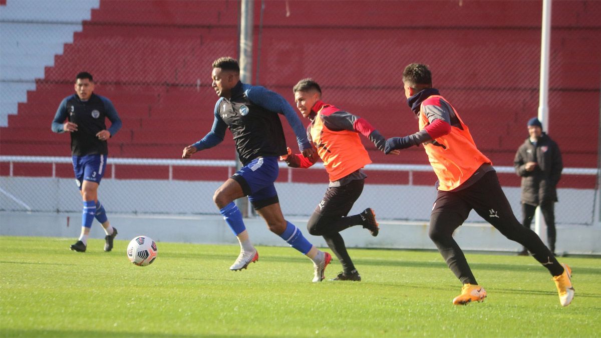 El Tomba fue goleado por el Rojo de Avellaneda