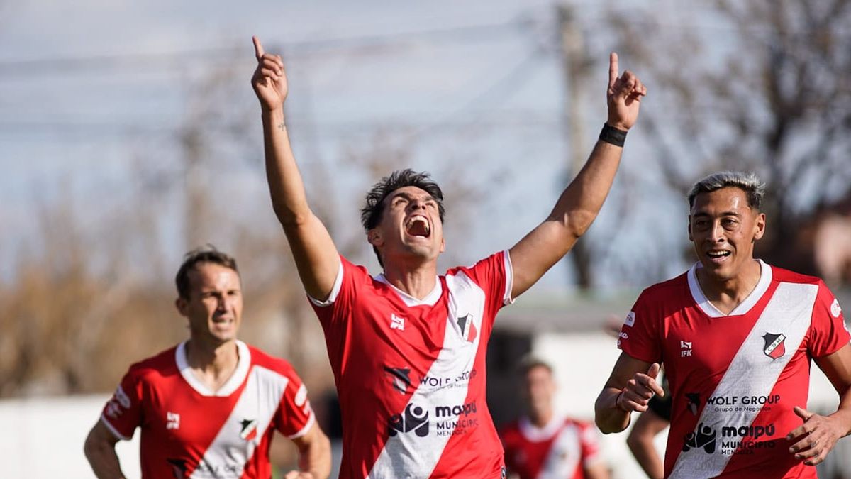 Joaquin Mendive - Jugador de fútbol - Club Tristán Suárez