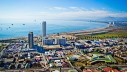 El país de América del Sur en 3 continente que tiene acceso a 3 océanos y el volcán más alto del mundo El país de América del Sur en 3 continente que tiene acceso a 3 océanos y el volcán más alto del mundo