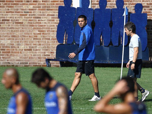 Riquelme, Orión y Gago entrenaron en forma diferenciada