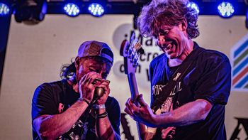 Barbazul celebra los 40 años de Oktubre: un viaje al corazón de la mística ricotera en el Teatro Plaza
