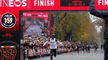 Histórico: Eliud Kipchoge rompió la barrera de las dos horas en una maratón
