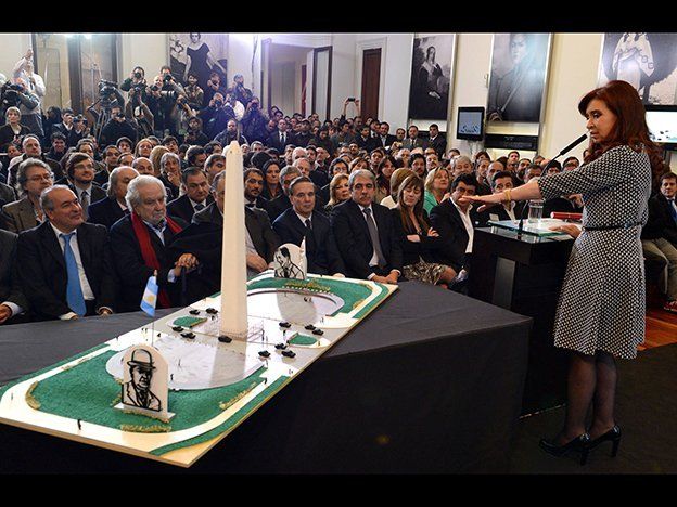 Macri dijo que Cristina tuvo una muy buena idea en el monumento a Perón, pero no en la 9 de Julio