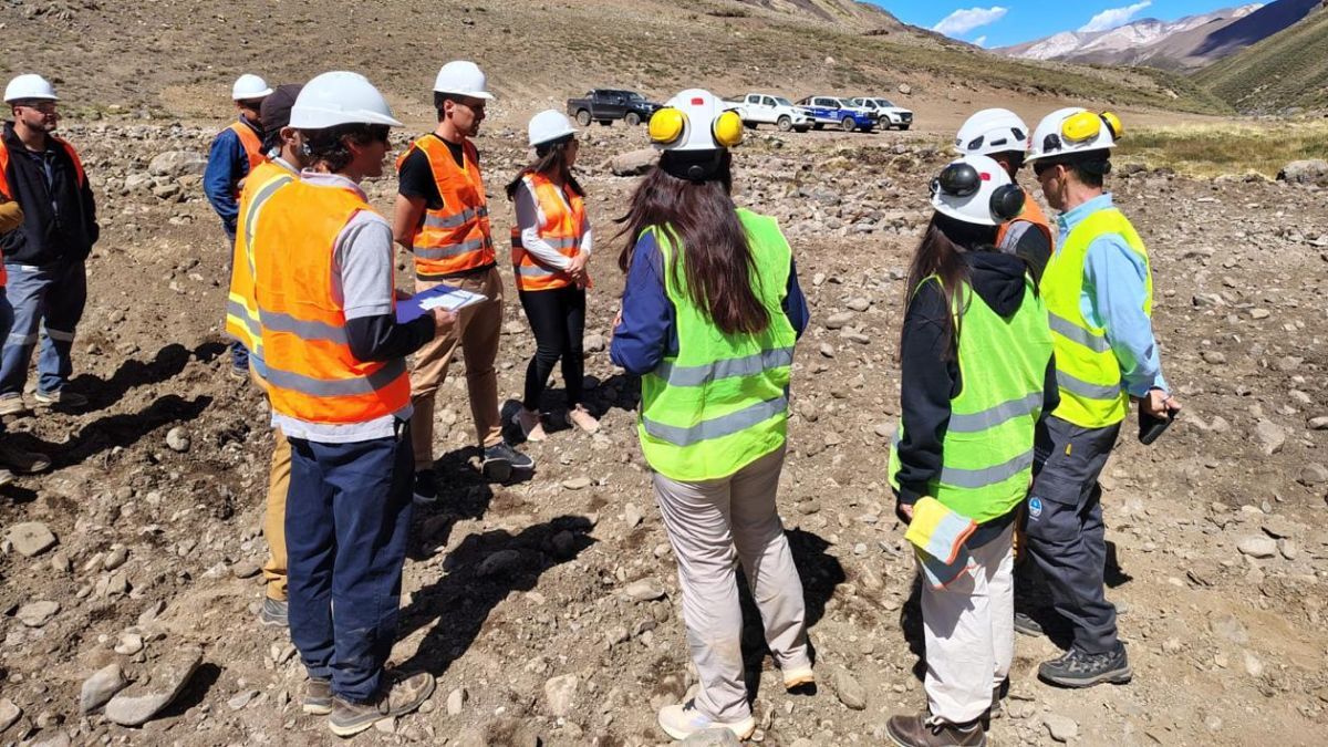 Malargüe Distrito Minero Occidental III está en proceso de evaluación ambiental. La FCAI ya dio su dictamen y se espera la respuesta del proponente. Malargüe Distrito Minero Occidental III está en proceso de evaluación ambiental. La FCAI ya dio su dictamen y se espera la respuesta del proponente.