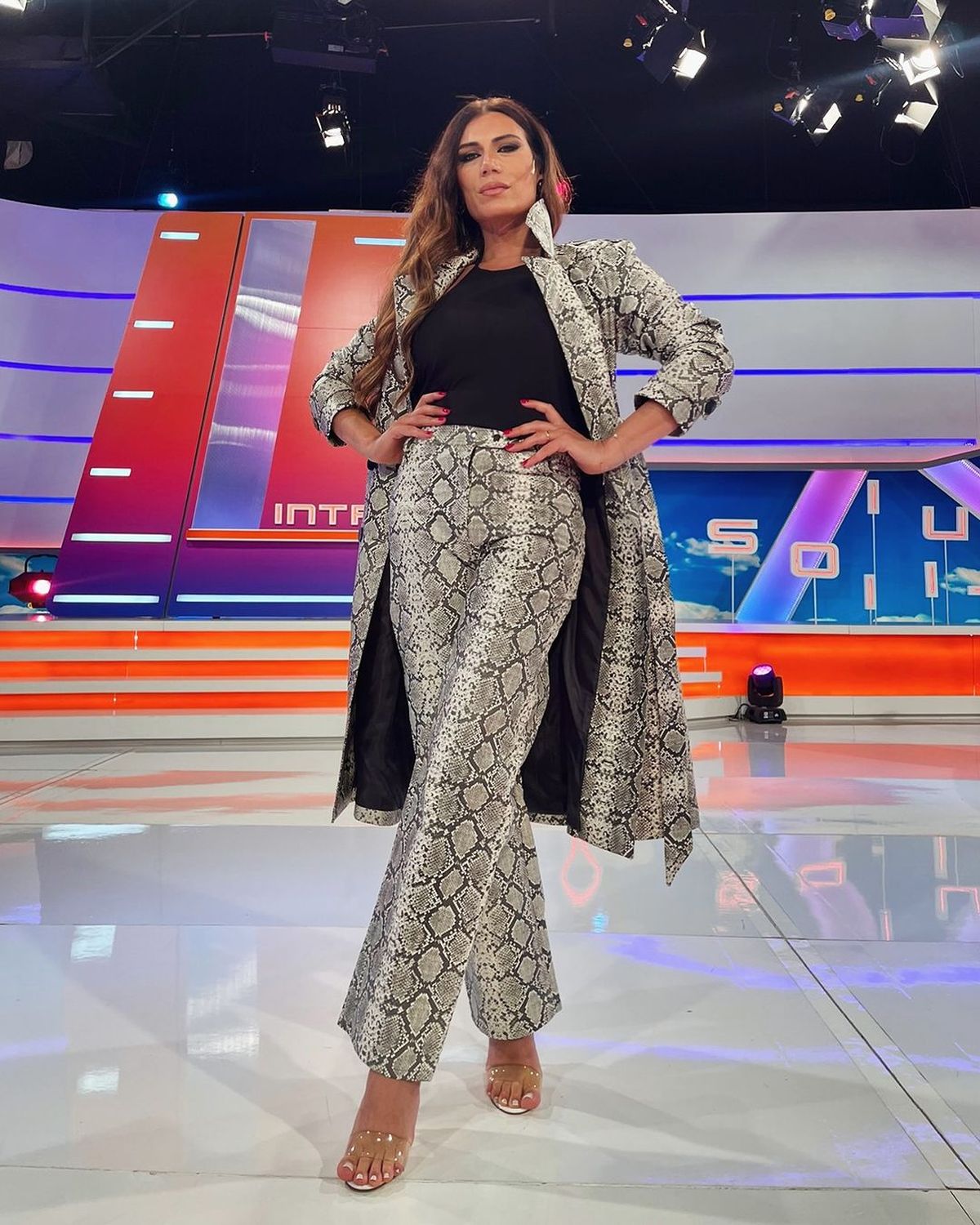 A sus 49 años, Florencia de la V es la reina de los pantaloncitos animal print: cuero, réptil y más. A sus 49 años, Florencia de la V es la reina de los pantaloncitos animal print: cuero, réptil y más.