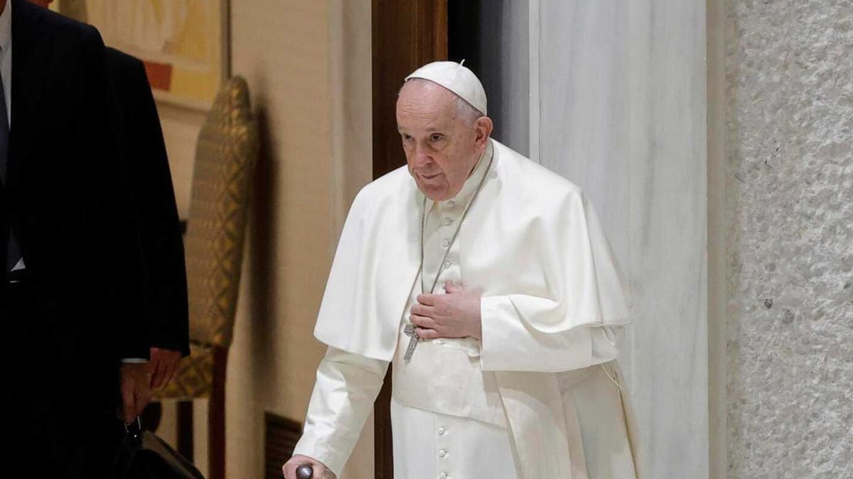 El papa Francisco quedará internado durante varios días y sus audiencias fueron suspendidas hasta el 18 de junio El papa Francisco quedará internado durante varios días y sus audiencias fueron suspendidas hasta el 18 de junio