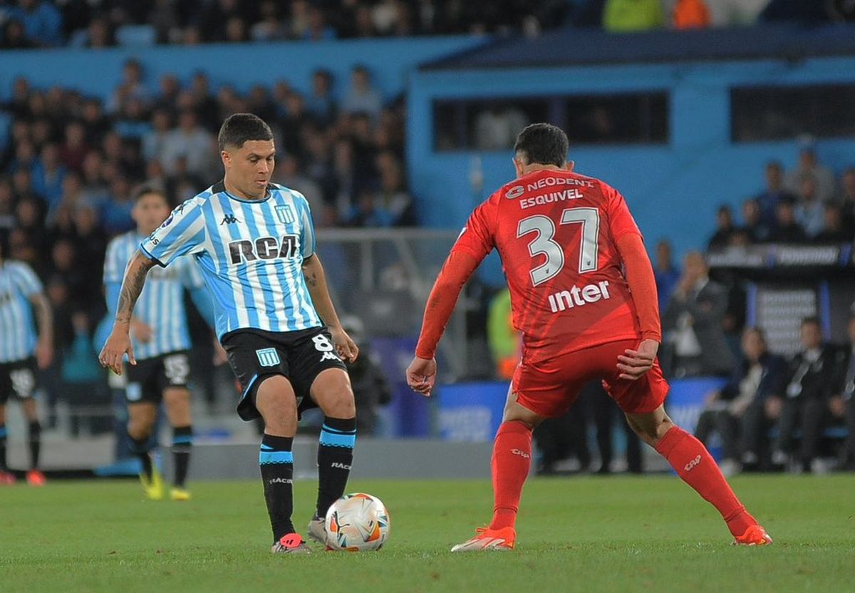 Juanfer Quintero en la vuelta de los cuartos de final frente a Paranaense. Juanfer Quintero en la vuelta de los cuartos de final frente a Paranaense.