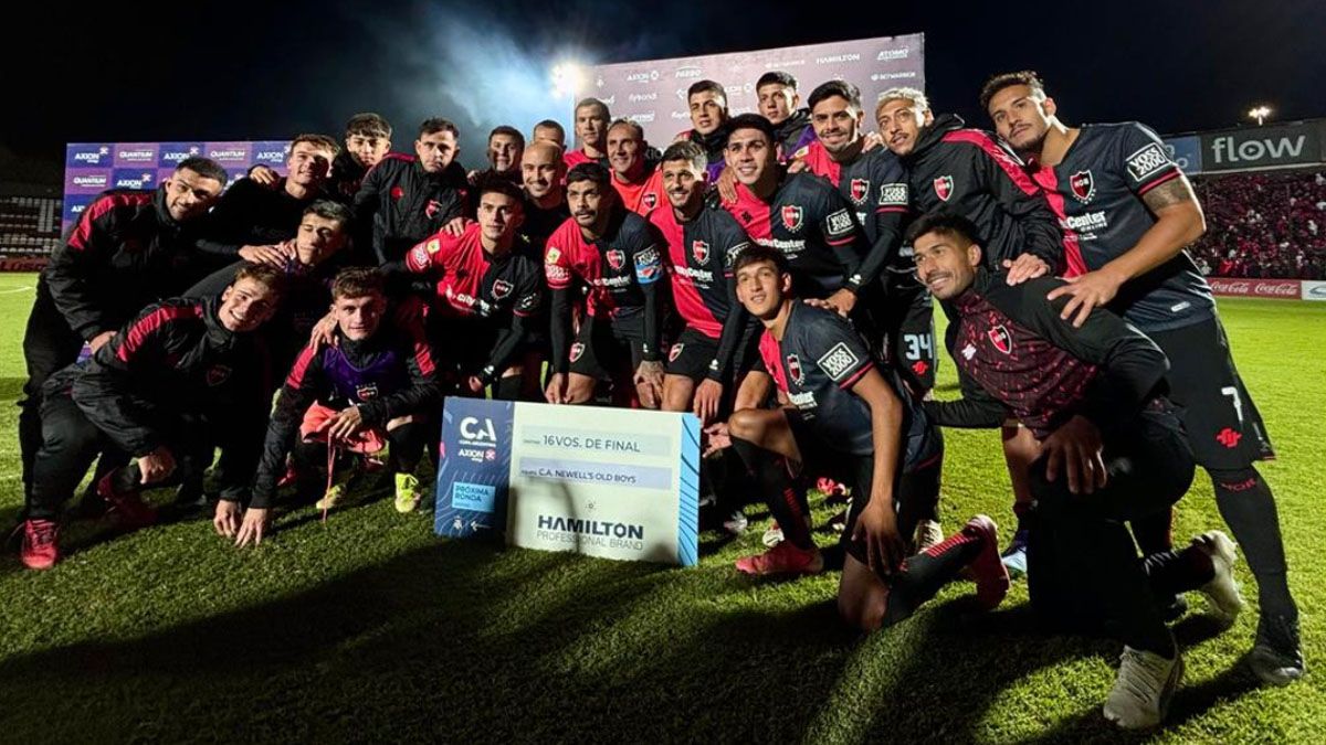 Newells pasó por penales ante un rival del Federal A.