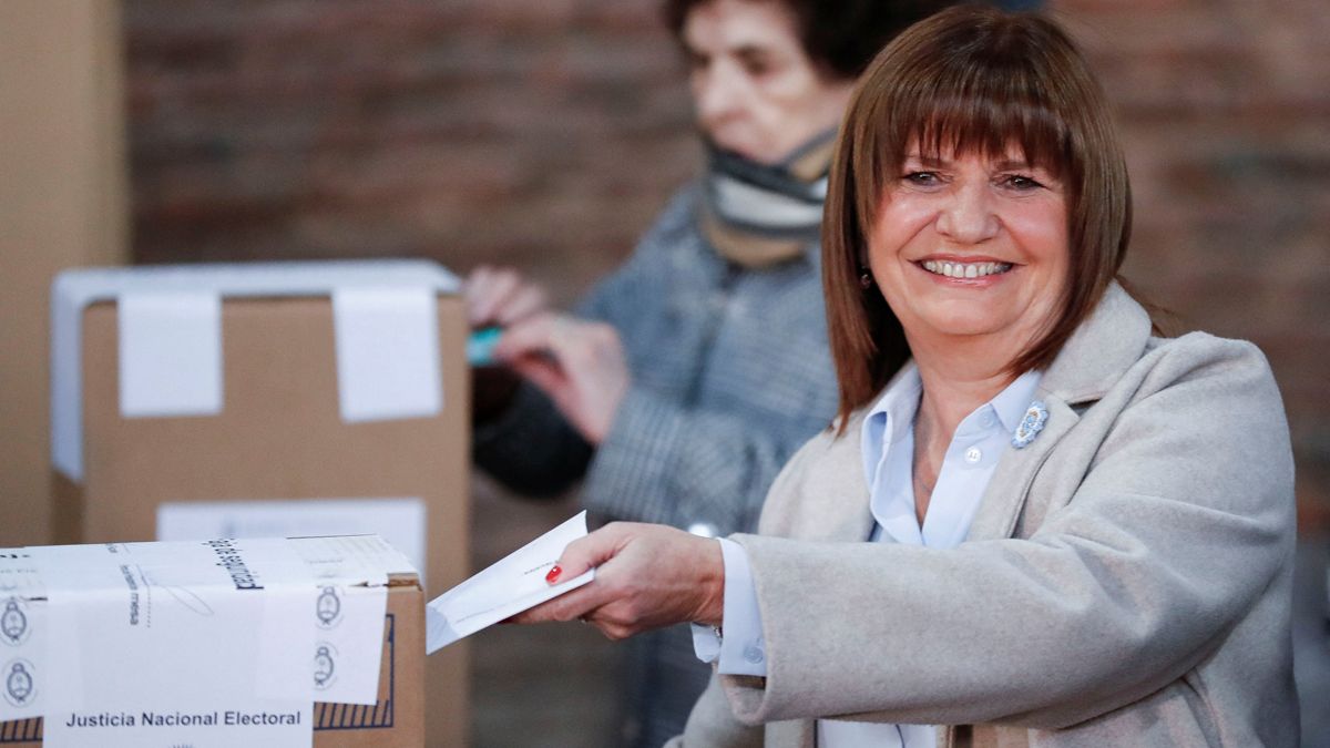 Bullrich aparecía primera en algunas encuestas, pero terminó tercera en lo individual. Bullrich aparecía primera en algunas encuestas, pero terminó tercera en lo individual.
