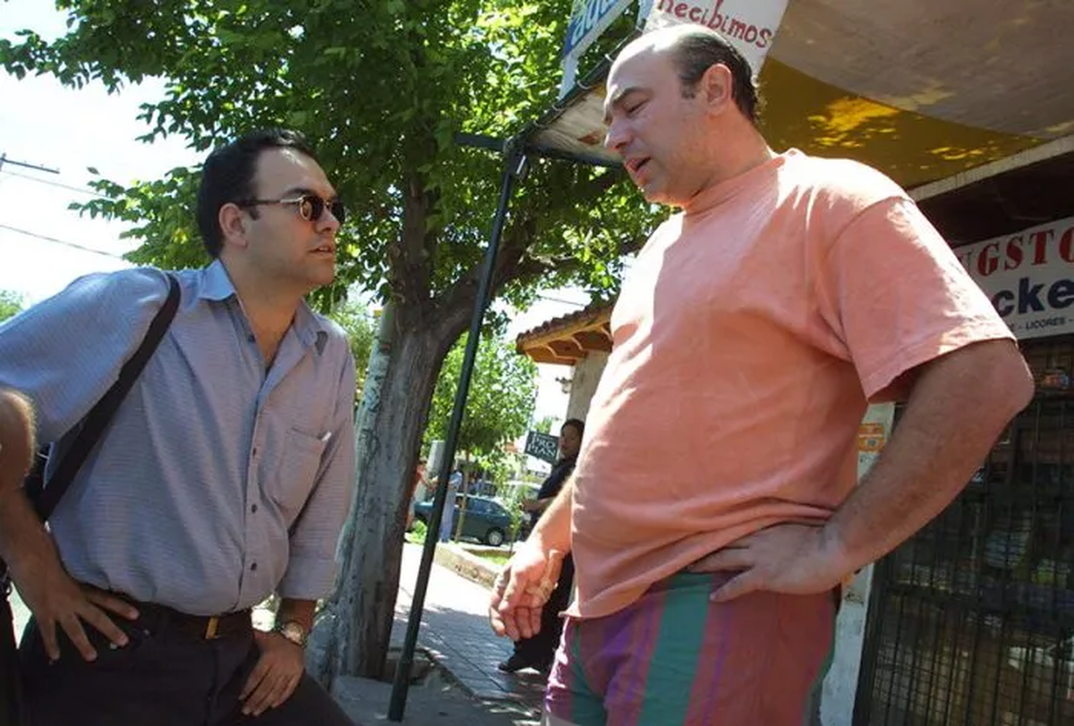 En 2002, el autor de esta nota con Marcelo Lencinas, que el día anterior estuvo secuestrado en su negocio de Guaymallén. En 2002, el autor de esta nota con Marcelo Lencinas, que el día anterior estuvo secuestrado en su negocio de Guaymallén.