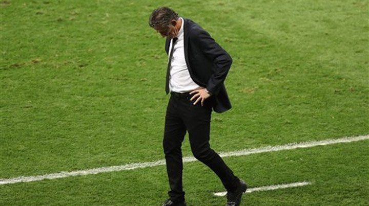 Tras la dura derrota, el Patón Bauza se refirió a su continuidad