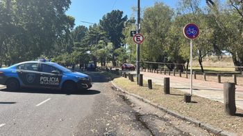 Un conductor atropelló a un grupo ciclistas y corredores y mató a una mujer