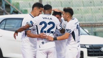 El líder Independiente Rivadavia vence a Deportivo La Guaira en Venezuela El líder Independiente Rivadavia vence a Deportivo La Guaira en Venezuela