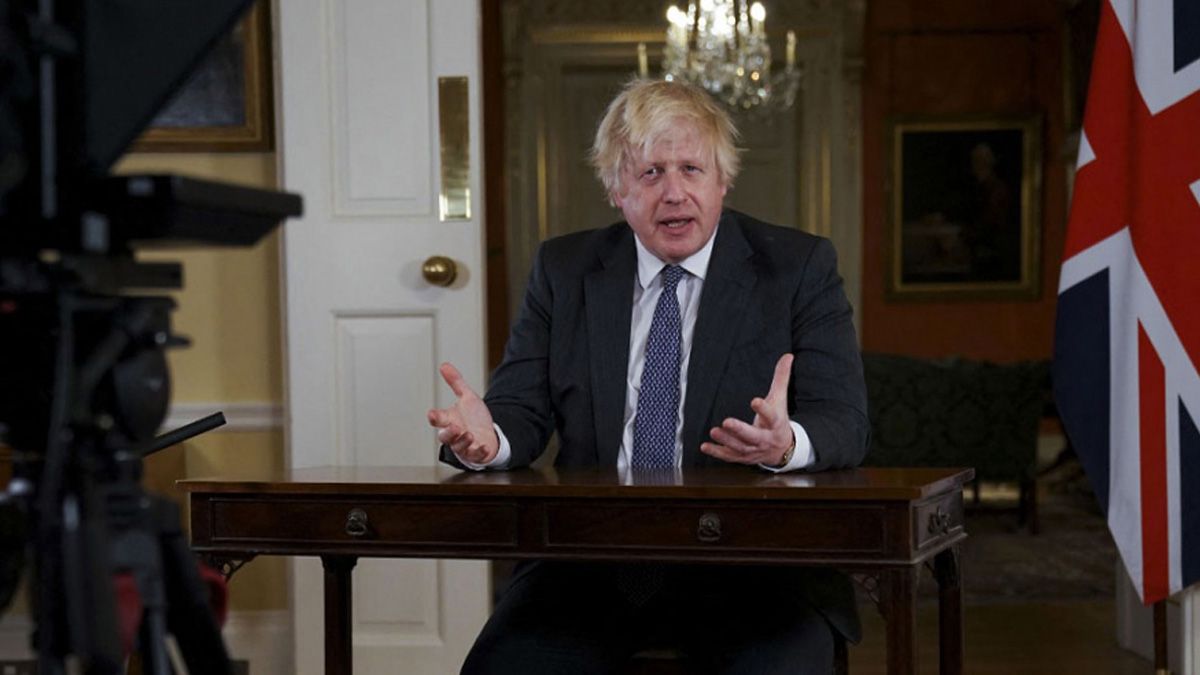 El primer ministro británico le cerró el espacio aéreo a una compañía de aviación rusa y llamó traidor a Vladimir Putin