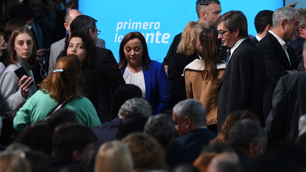 Funcionarios, empresarios y dirigentes sindicales presenciaron la jura de Sergio Massa como superministro.