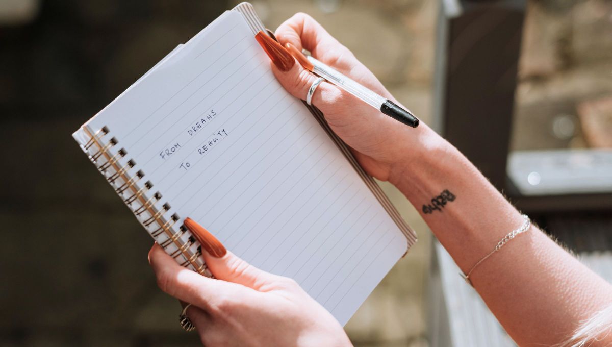 Qué significa si una persona deja mucho espacio entre palabras o letras al escribir