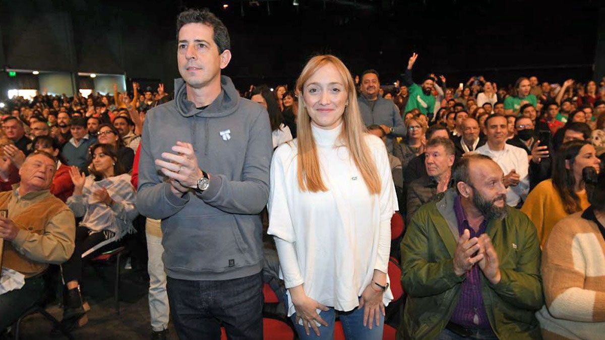 Eduardo Wado de Pedro con Anabel Fernández Sagasti. Eduardo Wado de Pedro con Anabel Fernández Sagasti.