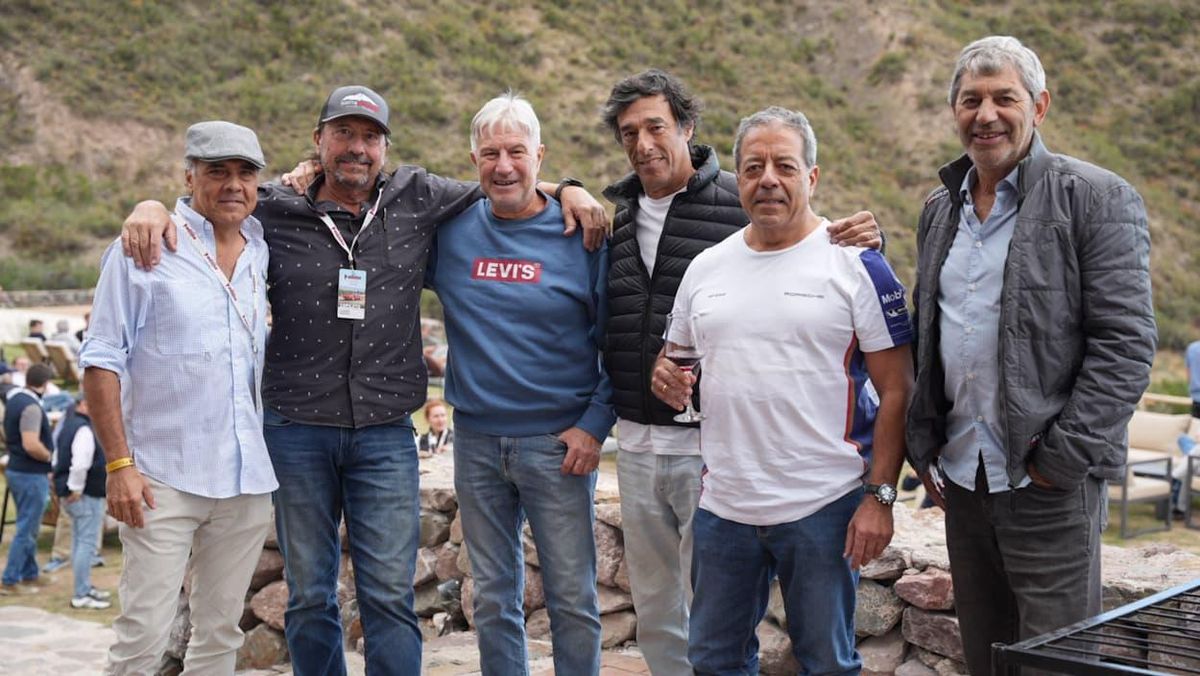 Gabriel Redondo, Claudio Fasceto, Alejandro Gómez, Eugenio Bacario, Ricardo Maradona y Alberto Oqui Los Santos. Gabriel Redondo, Claudio Fasceto, Alejandro Gómez, Eugenio Bacario, Ricardo Maradona y Alberto Oqui Los Santos.