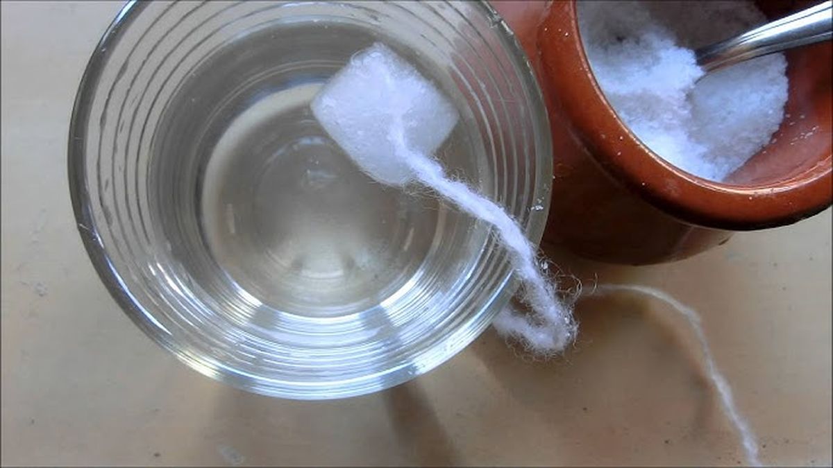 La mezcla entre el hielo y la sal puede cambiar la temperatura del aire del ventilador. La mezcla entre el hielo y la sal puede cambiar la temperatura del aire del ventilador. 