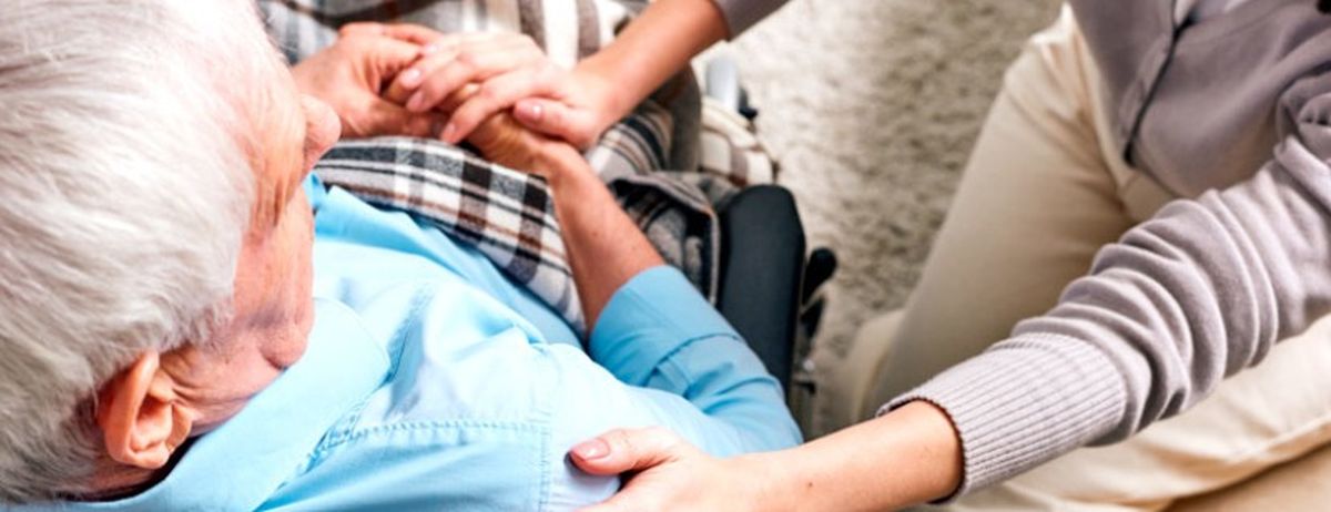 Hay una etapa de la vida de las mujeres en las que se puede juntar el cuidado de un adulto mayor con la de un niño pequeño. Los resultados pueden ser desbastadores. Hay una etapa de la vida de las mujeres en las que se puede juntar el cuidado de un adulto mayor con la de un niño pequeño. Los resultados pueden ser desbastadores.