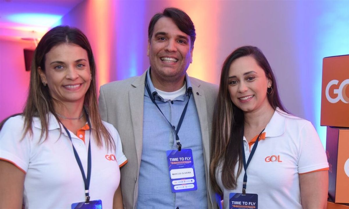 Carina Tosello, Marcos Almeida y Dayana Abrantes, de GOL Líneas Aéreas.