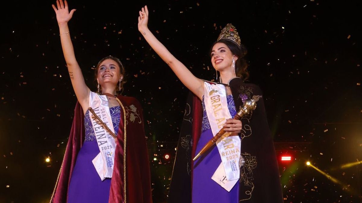 Sofía Perfumo y Abril Velázquez fueron coronadas reina y virreina de la Vendimia 2025 de General Alvear. Sofía Perfumo y Abril Velázquez fueron coronadas reina y virreina de la Vendimia 2025 de General Alvear.