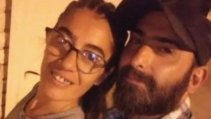 Carina Blangetti y Fernando Crocco. El hombre se encuentra prófugo después de apuñalar a su pareja, quien se recupera en un sanatorio de Rufino