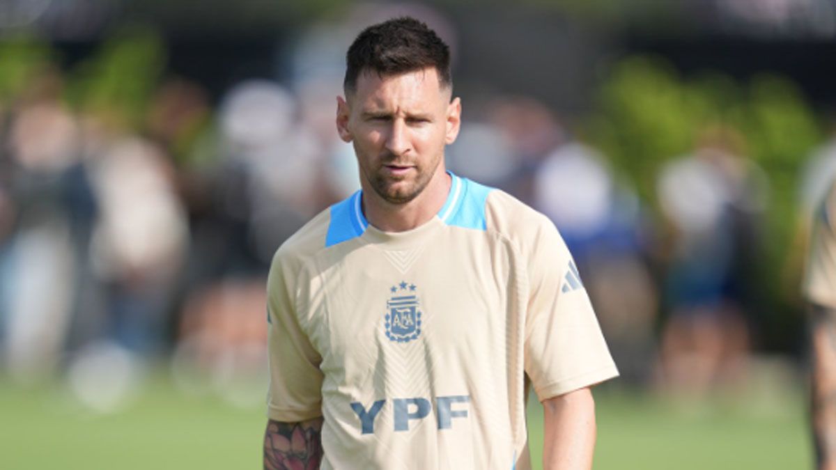 Lionel Messi va a ser titular ante Ecuador.