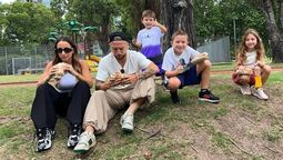 Papu Gómez recreó una foto con su familia.