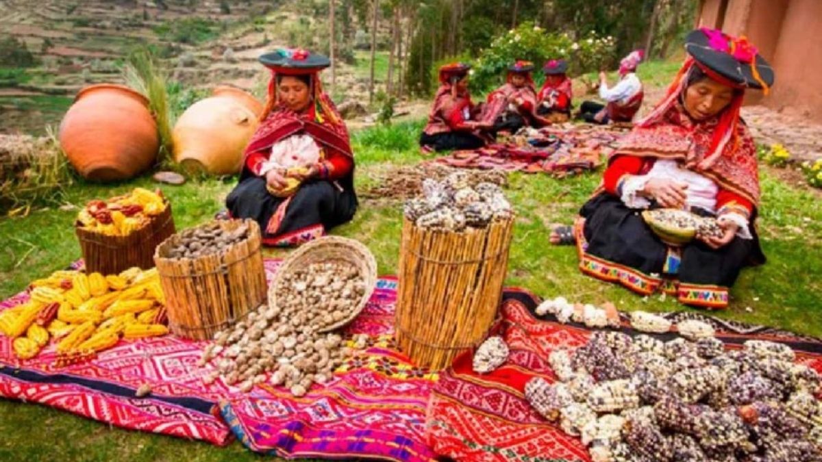 Mujeres andinas vendiendo sus productos. (Foto: codespa.org) Mujeres andinas vendiendo sus productos. (Foto: codespa.org)